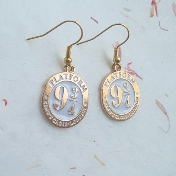 NEW Handmade Harry Potter Platform 9 3/4 Rose Gold Earrings - Picture 5 of 5